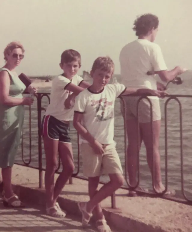 Javier González Recuenco com sua família