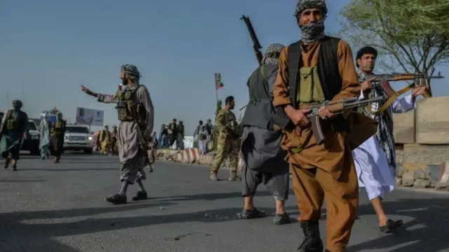 তালেবানকে ঠেকাতে হেরাতে সেনাবাহিনীর সাথে যোগ দিয়েছে কয়েক শ উপজাতীয় মিলিশিয়া