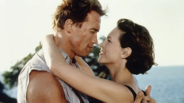 Arnold Schwarzenegger y Jamie Lee Curtis.