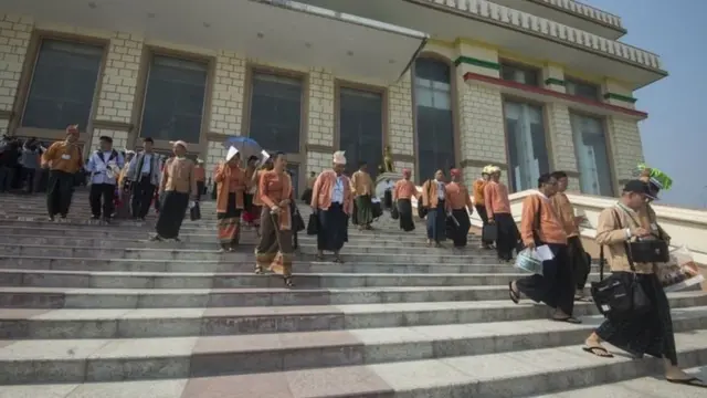 အစိုးရဖွဲ့နိုင်ဖို့ က လွှတ်တော်နှစ်ရပ်ပေါင်း ၆၆၄ မှာ ၃၃၃ နေရာ အနိုင်ရဖို့လို