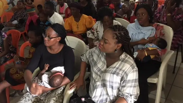 Mama dem wey dey breastfeed