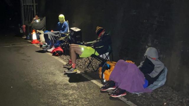 Tunnel Ultra: The mind-bending 200-mile ultra-marathon in the dark - BBC  Sport