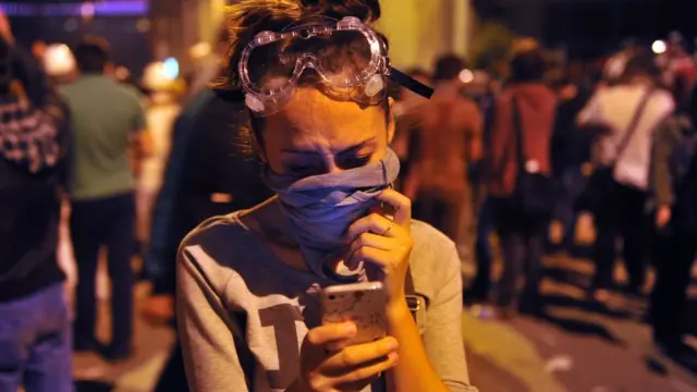 İnternet yayıncılığı Türkiye'deki eylemlerde de hem bireyler hem de çeşitli kurumlar tarafından kullanılıyor