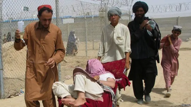 આલોચકોનું કહેવું છે કે સંકટના સમયે પશ્ચિમી દેશો અફઘાનીઓને પૂરતી મદદ નથી કરી રહ્યા.