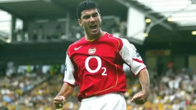 Reyes oo xidhan funaanadda Arsenal 