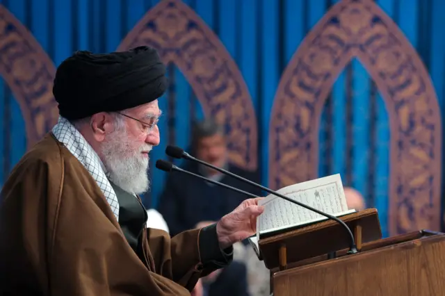 علی خامنه ای