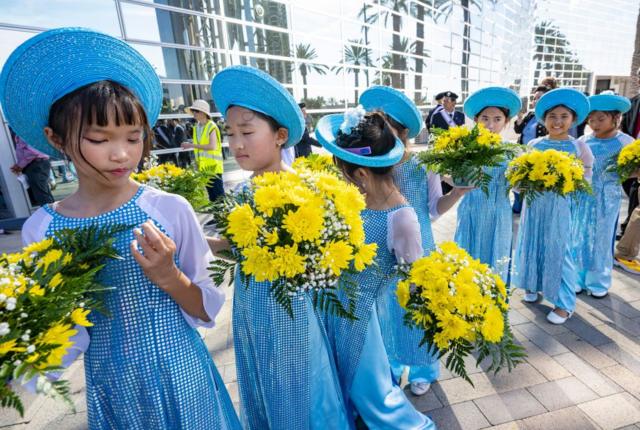 Các em nhỏ gốc Việt trong một hoạt động tôn giáo tại Garden Grove, California vào năm 2023