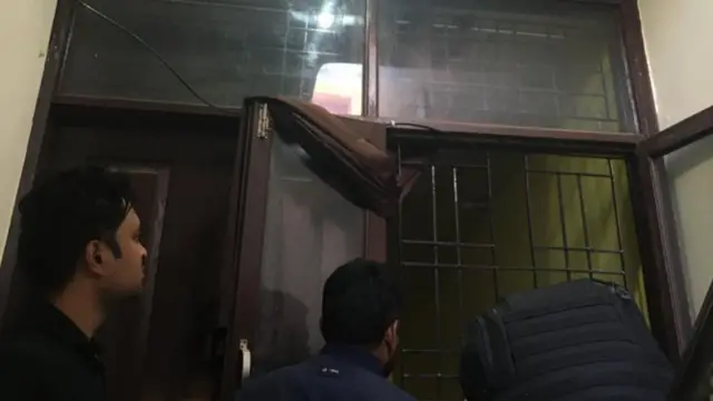 அ﻿ஃப்தாப் பூனாவாலாவின் அறை