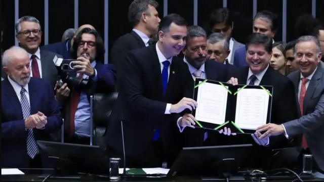 Sessão solene do Congresso Nacional para promulgar a Emenda da reforma tributária,slot aviator20slot aviatordezembro