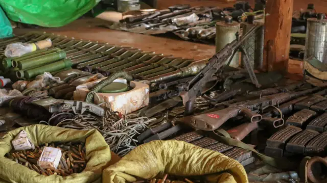 ကယားပြည်နယ်က တိုက်ပွဲတစ်ခုမှာ သိမ်းဆည်းခံခဲ့ရတဲ့ စစ်ကောင်စီရဲ့ လက်နက်ခဲယမ်းတချို့