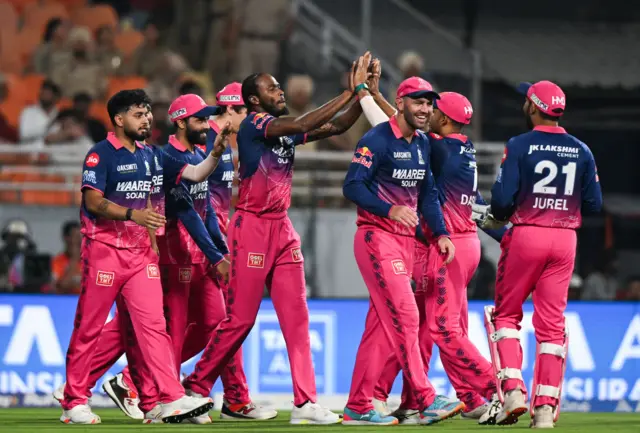 பவர்பிளேவிலேயே அபிஷேக் ஷர்மா, டிராவிஸ் ஹெட், இஷான் கிஷன் என சன்ரைசர்ஸ் அணியின் டாப் 3 பேட்டர்களை வெளியேற்றினார் ஜோஃப்ரா ஆர்ச்சர்