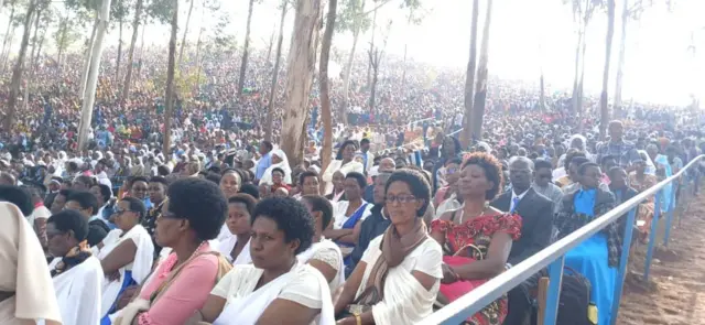 Abantu isinzi i Mugera ku munsi wo gushengerera Bikiramariya