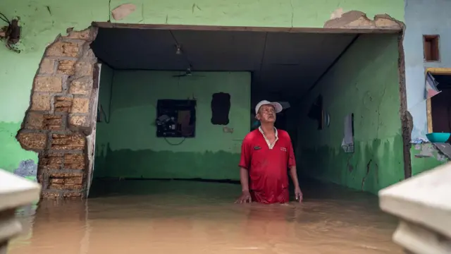 banjir bekasi, bekasi, walikota bekasi, banjir jakarta 2025