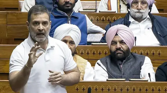 संसद में राहुल गांधी