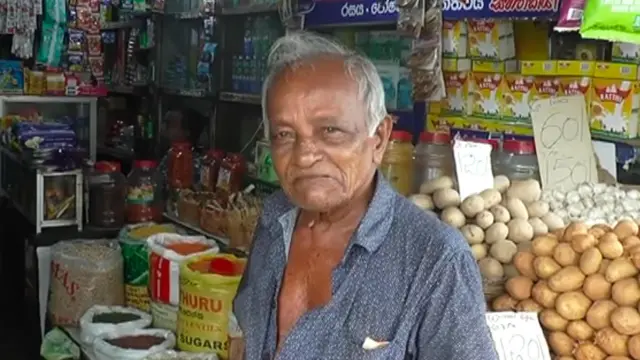 "ලුණු කොහෙවත් නෑ. ලුණු තියෙන්නෙ හඳේ"