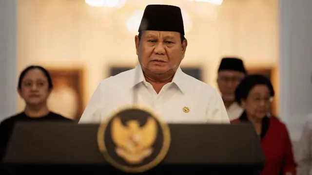 Tổng thống Prabowo Subianto đang phải đối mặt với thách thức lớn nhất đối với chính phủ của ông cho đến nay Tổng thống Prabowo Subianto đang phải đối mặt với thách thức lớn nhất đối với chính phủ của ông cho đến nay
