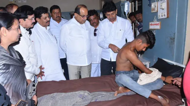 जखमी तरुण