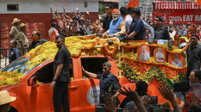 ব্যাঙ্গালোরে ভোটের প্রচারে নরেন্দ্র মোদীর রোড শো