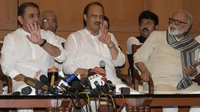 अजित पवार 