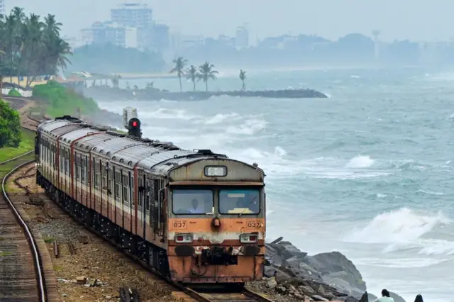 हालअपेष्टांमधील श्रीलंकन नागरिक