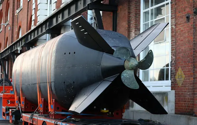 ဗြိတိန် တော်ဝင်ရေတပ်ရဲ့ မောင်းသူမဲ့ ရေငုပ်သင်္ဘော Excalibur