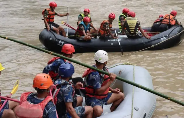 त्रिशूली नदीमा बस तथा यात्रुको खोजी
