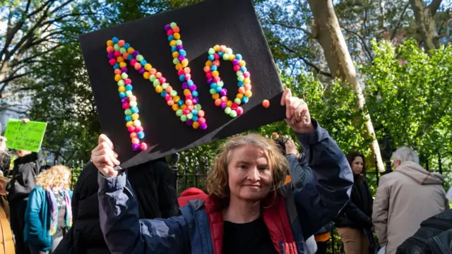 Женщина на акции протеста