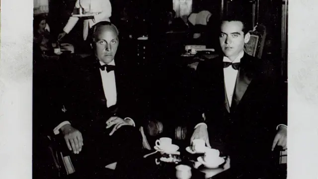 Manuel Fontanals y Federico García Lorca en el barco Conte Grande, camino de Buenos Aires, 1933.
