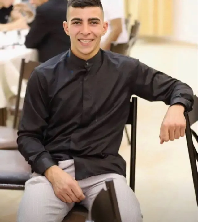 صهيب أبو عامر الشاب الفلسطيني من القدس الذي اختطفه مقاتلو حماس لمساعدتهم في الترجمة