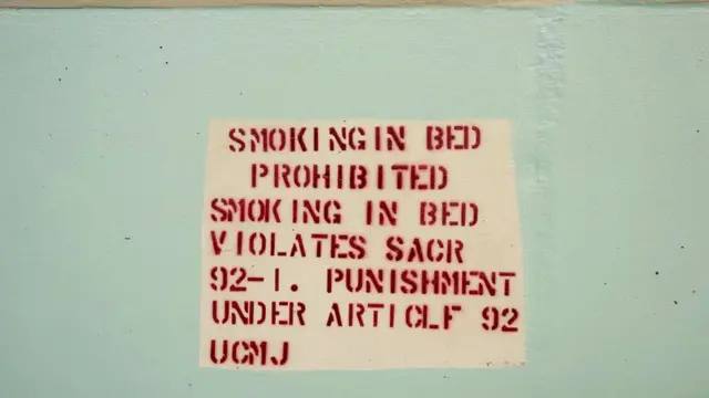 На подземной базе требовалось строго выполнять все правила и процедуры