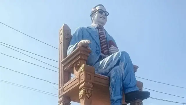 அம்பேத்கர் சிலை 