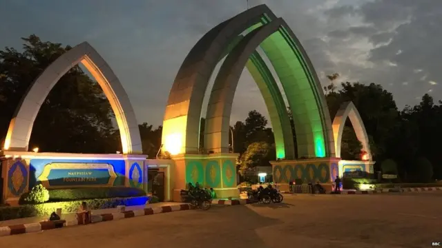 ਨੈਪੀਡੌ ਵਿੱਚ 100 ਸ਼ਾਨਦਾਰ ਹੋਟਲ ਤੇ ਕਈ ਗੋਲਫ ਕੋਰਸ ਹਨ