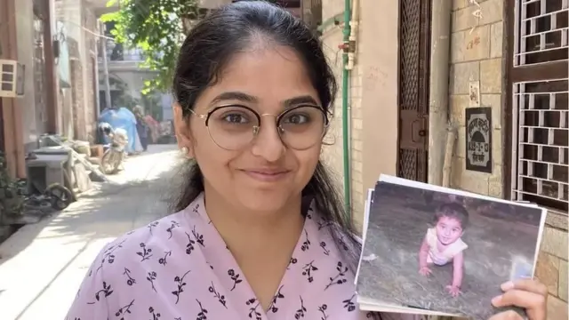 हाल ही में आस्था ने अपनी पहली नौकरी शुरू की है.
