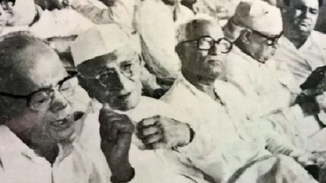 இந்திரா காந்தி - ஜெயபிரகாஷ் நாராயண் இடையேயான உறவில் கசப்புணர்வு நிலவியது ஏன்?