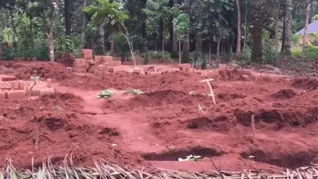 Ebe ndị nwụrụ n'ọmị a nọbu na-egwu ntọala