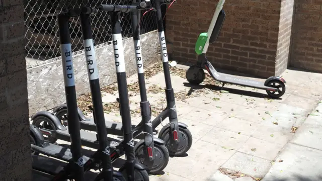 Monopatines en California.