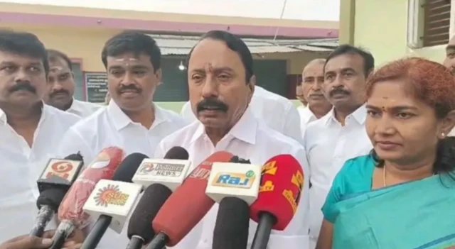 அதிமுக, செங்கோட்டையன், பாஜக, திமுக, எடப்பாடி பழனிசாமி, ஓ. பன்னீர்செல்வம் 