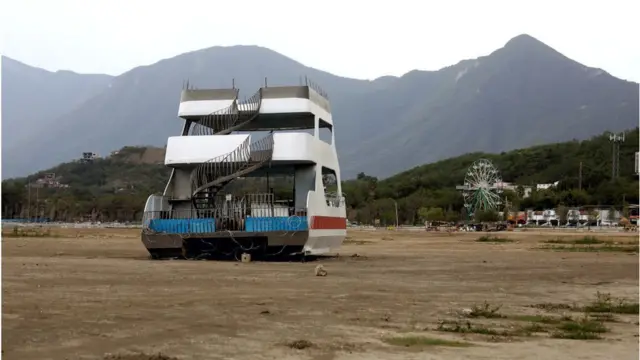 Barco en presa La Boca