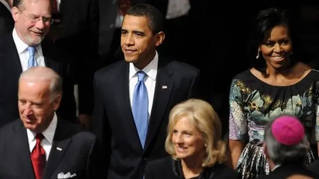 ဒုသမ္မတကတော် ပထမသက်တမ်း အစောပိုင်းကာလက အဲဒီအချိန်က သမ္မတ ဘာရတ် အိုဘားမား၊ သမ္မတကတော် မီရှဲ အိုဘားမား၊ ခင်ပွန်းဖြစ်သူ ဂျိုးဘိုင်ဒန်တို့နဲ့အတူ တွေ့ရတဲ့ ဂျီးလ်ဘိုင်ဒန်