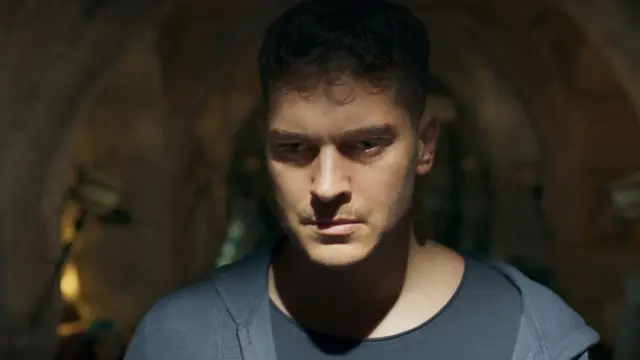 2018 yılında platforma gelen Hakan Muhafız, Netflix'in ilk orijinal Türkçe içeriğiydi