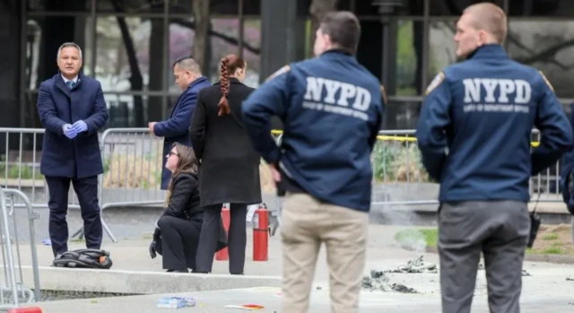 டொனால்ட் டிரம்ப் தலையெழுத்தை தீர்மானிக்கும் 12 நடுவர்கள் தேர்வு செய்யப்பட்டது எப்படி?