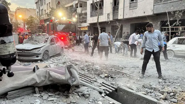در جریان حملات اسرائیل به اهدافی در داخل ایران که از بامداد جمعه ۲۳ خرداد شروع شد، شماری از شهروندان غیرنظامی ایران هم کشته شدند