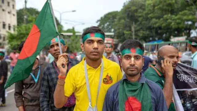 শেখ হাসিনার পতনের পরে বিভিন্ন স্থানে হামলার প্রতিবাদে ঢাকায় বিক্ষোভ সমাবেশ করে হিন্দুরা