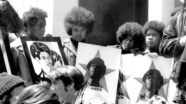 طرفداران حزب پلنگهای سیاه