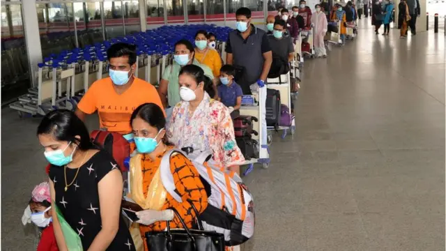 এরইমধ্যে বহু ভারতীয়কে কুয়েত ছেড়ে যেতে হয়েছে।