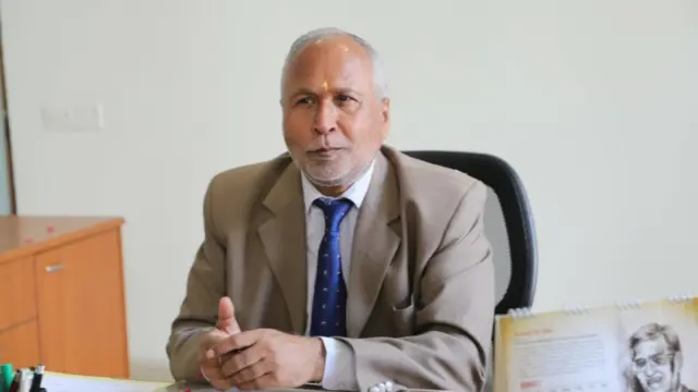 ਪ੍ਰੋਫੈਸਰ ਰਾਘਵੇਂਦਰਾ ਪੀ. ਤਿਵਾੜੀ ਦਾ ਕਹਿਣਾ ਹੈ ਕਿ ਇਸ ਤੋਂ ਪਹਿਲਾਂ 14 ਯੂਨੀਵਰਸਿਟੀਆਂ ਇਕੱਠਾ ਟੈਸਟ ਲੈਂਦੀਆਂ ਸੀ ਪਰ ਹੁਣ ਇਹ ਗਿਣਤੀ 45 ਹੋ ਗਈ ਹੈ।