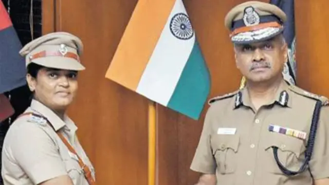 கர்ப்பிணிக்கு சாலையில் பிரசவம் பார்த்த பெண் காவல் ஆய்வாளர்: நெகிழ்ச்சி சம்பவம்