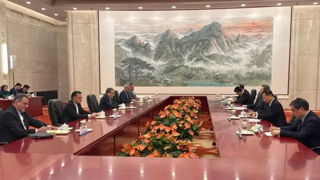 دیدار عراقچی با همتای چینی خود در پکن