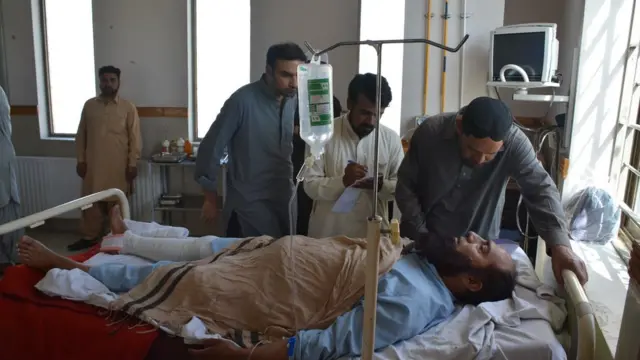 綁架事件中受傷的巴基斯坦男子在醫院救治