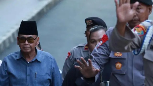 Panji Gumilang saat menjalani pemeriksaan di Bareskrim Polri, Jakarta.